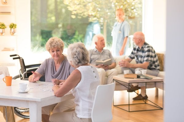 What to Expect During Your First Month in Senior Living in Gahanna, OH